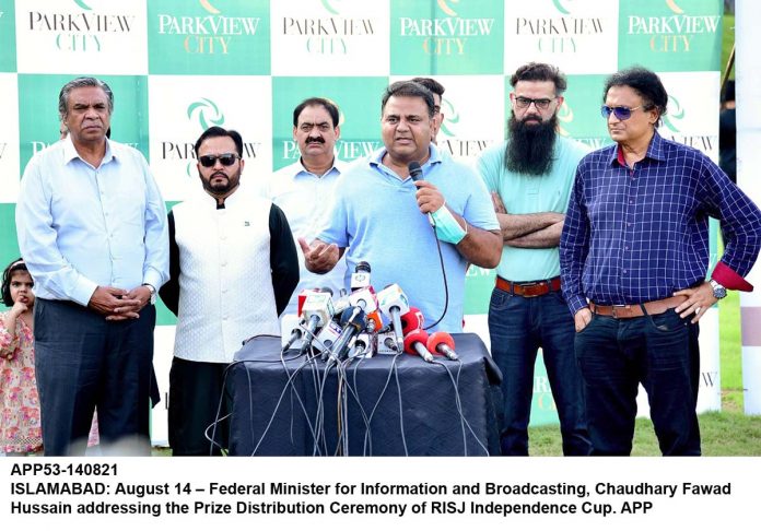 APP53-140821InfoMinister-Islamabad