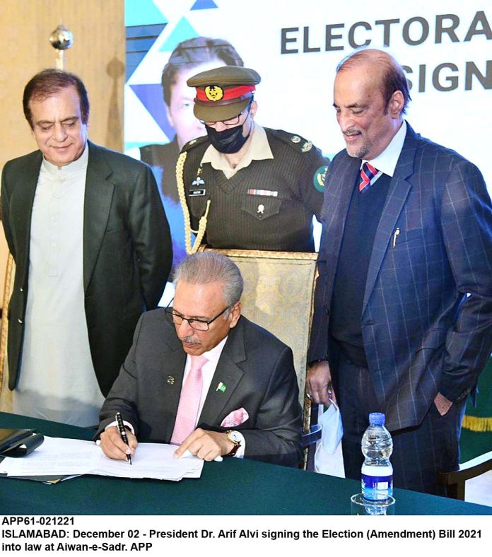 APP61-021221President-Islamabad