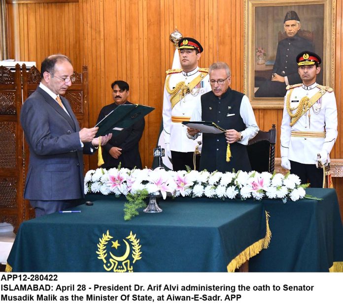 APP12-280422President-Islamabad