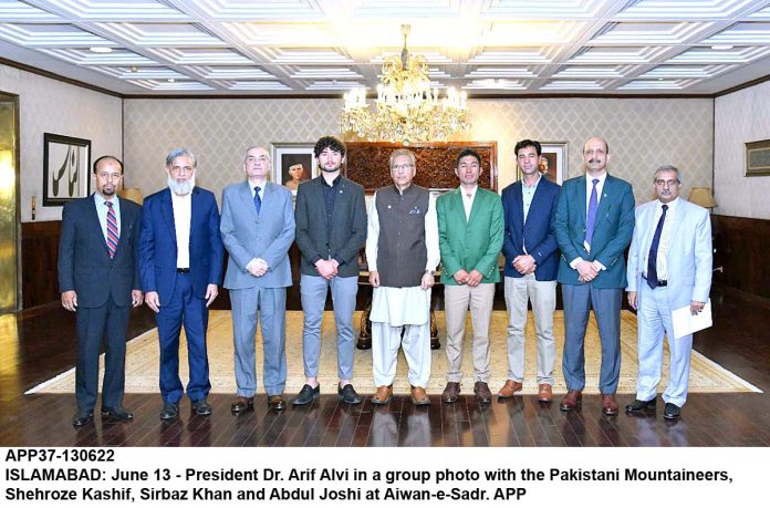 APP37-130622President-Islamabad