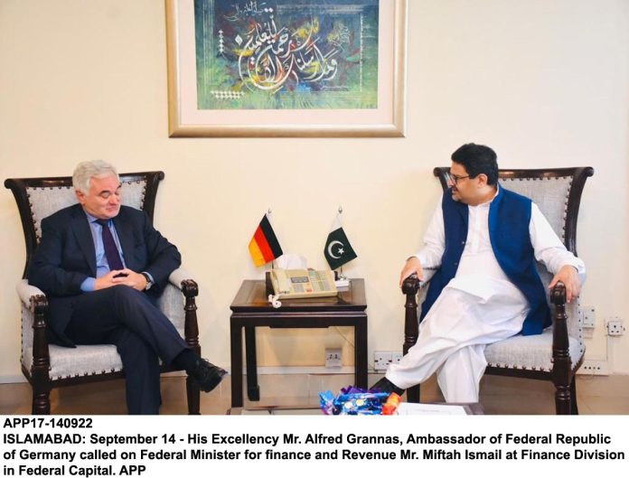 APP17-140922Islamabad
