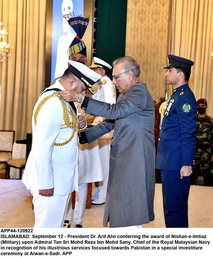 APP44-120922President-Islamabad