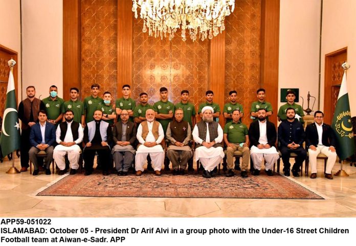 APP59-051022President-Islamabad