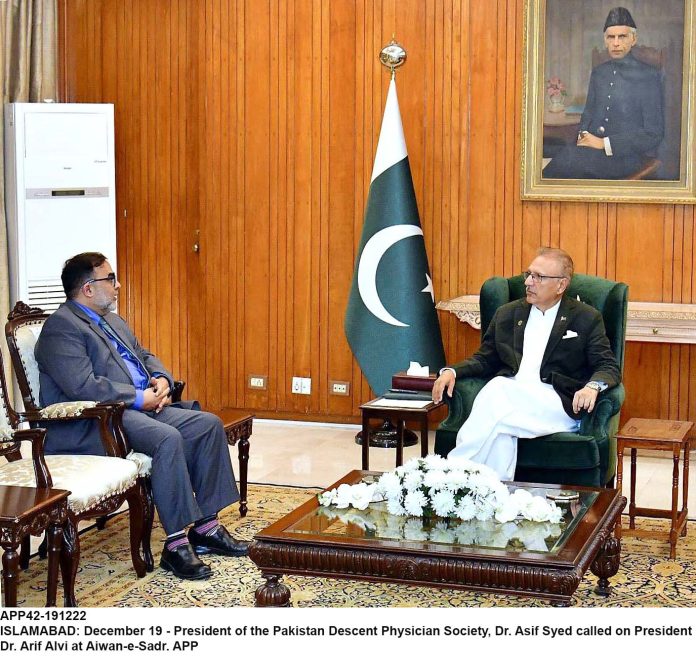 APP42-191222President-Islamabad